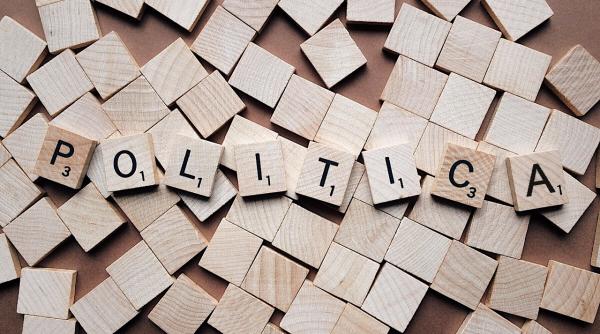  Lista celor care nu mai au voie să dea bani la partide. Sancţiuni pentru condamnaţi