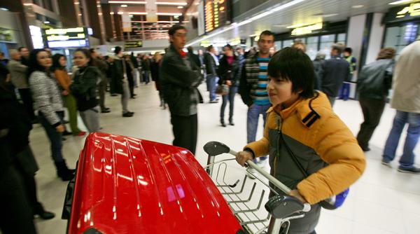 Întârzieri de peste 30 de minute a curselor aeriene din cauza condițiilor meteo