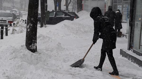Meteorologii au emis un Cod galben de ninsori pentru 7 județe