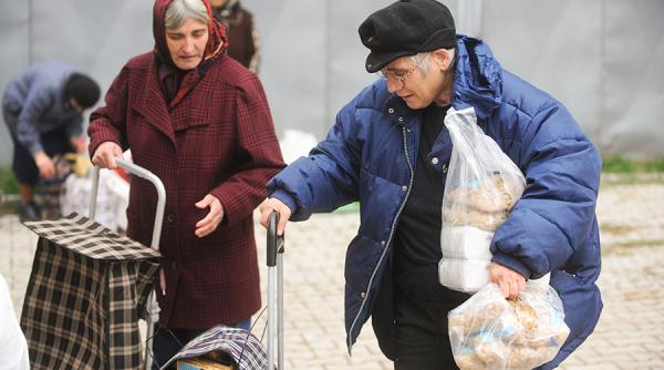 Numărul pensionarilor, în scădere. Pensia medie, în creștere
