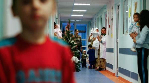 Compensațiile pe care trebuie să le primească salariații care muncesc de Crăciun sau Anul Nou