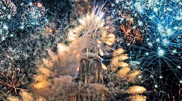 VIDEO exploziv! Turnul Burj Khalifa din Dubai, ”în flăcări”