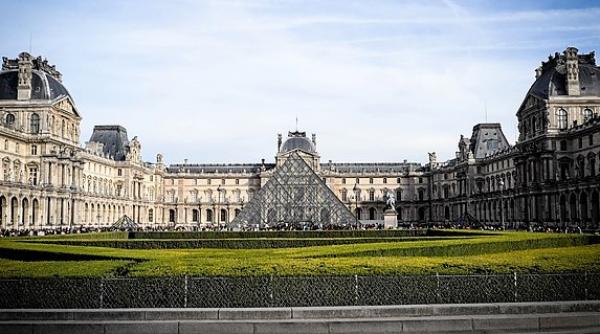 Record pentru muzeul Luvru din Paris. Despre ce este vorba