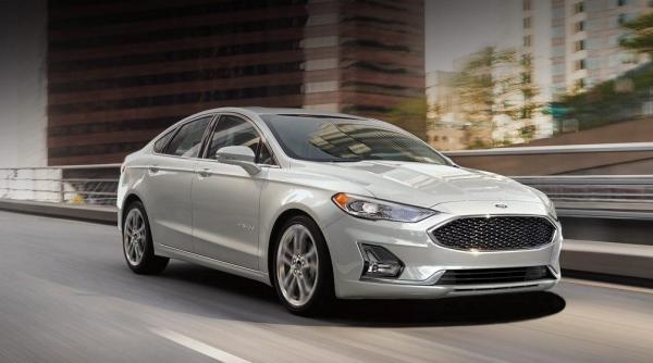 Ford recheamă 953.000 de vehicule din cauza problemelor la airbag-uri