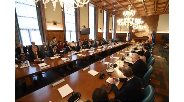 Topul miniştrilor universali. Salturi surprinzătoare în Guvern