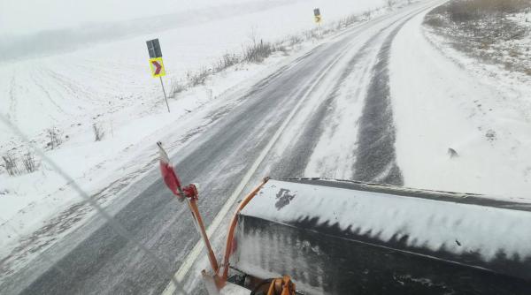 CNAIR acționează cu 921 utilaje pentru a curăța șoselele de zăpadă