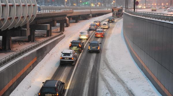 TAXA AUTO 2019. Noua formulă de calcul: poluatorul plăteşte scump