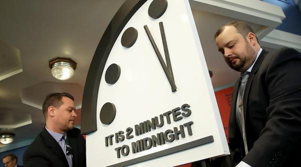 "Ceasul apocalipsei": Omenirea, la un pas de distrugere totală