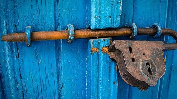 Numărul insolvenţelor a scăzut, suspendările şi dizolvările au crescut