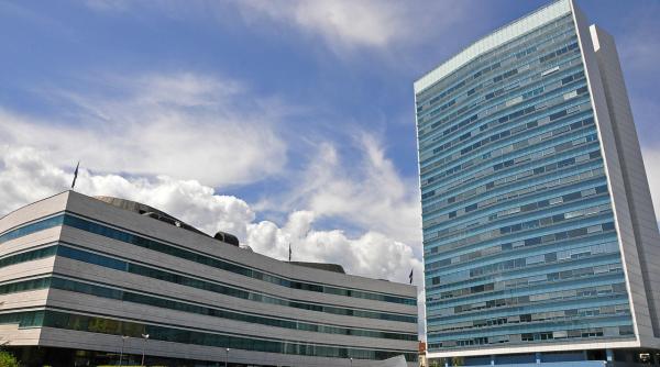 Taxați pentru că au ales să emigreze. Cât este amenda