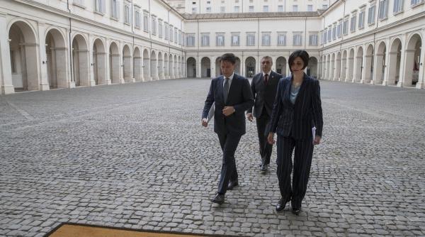 Economia Italiei a intrat în recesiune după două trimestre de scădere