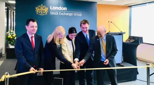 Bursa de la Londra a venit la București