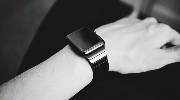 CE: Smartwatch-ul pentru copii, o amenințare pentru cei mici