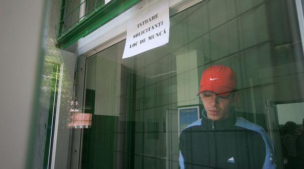 Ajutor de șomaj. Calculează singur câţi bani vei încasa dacă rămâi fără job