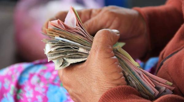 Avertisment BNR: Unele pensii, în mare pericol!