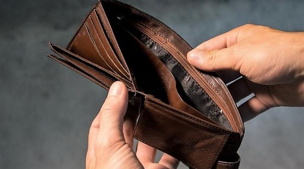 Analist: Ordonanța ”lăcomiei” va crea o URIAȘĂ gaură în bugetul României 