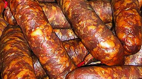 Cerere peste aşteptări. Cârnații grănicerești, rețetă din secolul XVII, atestați tradițional