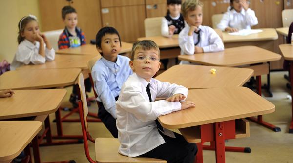 Elevii vor studia o nouă materie.  Vor face diferenţa dintre real şi inventat