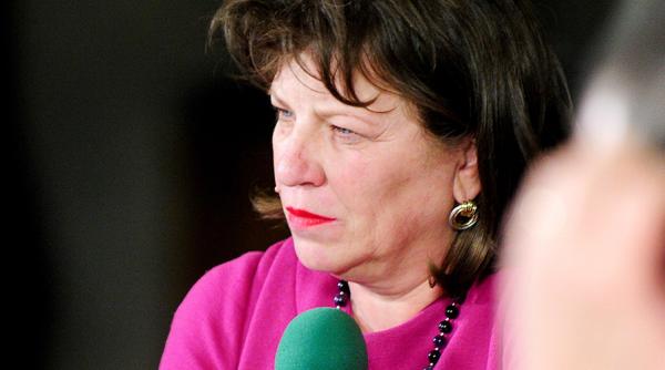 Mugur Isărescu trebuie să facă publice informaţiile despre aur. Cine i le cere