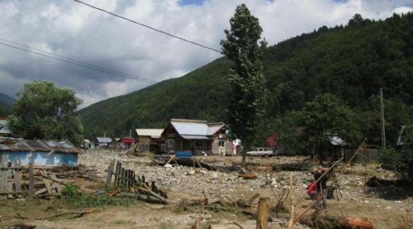 Pagube de 17 milioane de lei în urma alunecărilor de teren din Vâlcea