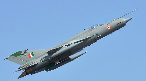 Avioanele de luptă MiG-21 și-au găsit nașul!