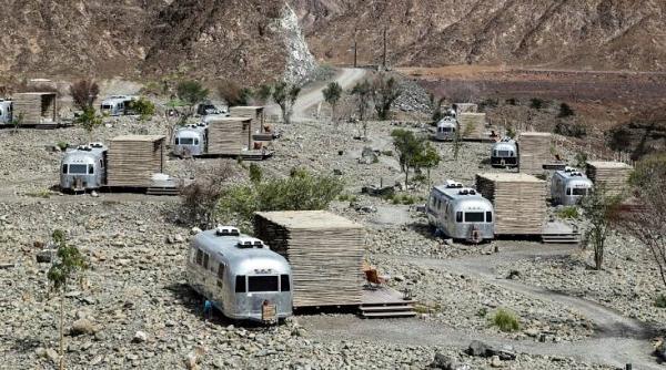 O nouă modă turistică în Dubai. Lux printre stânci