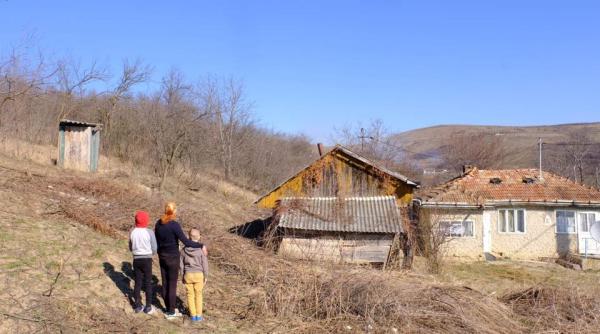 PSD: Demarăm un proiect pilot de înlocuire a toaletelor din curte