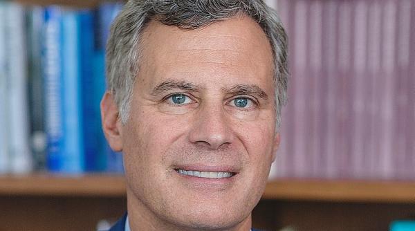 Economistul consilier al președinților Clinton și Obama s-a sinucis