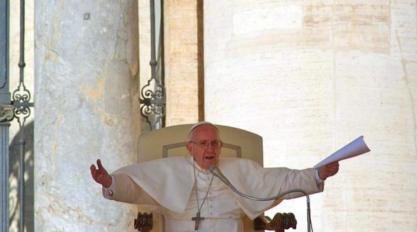 Revoltă feministă la Vatican. Demisii în bloc