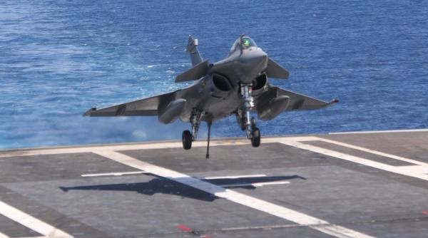 Tensiuni în Mediterana. Franța trimite bombardiere Rafale lângă Cipru