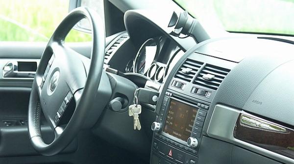 Se cere reglementarea transportului alternativ. Lupta dintre taximetriști și ride-sharing ia amploare