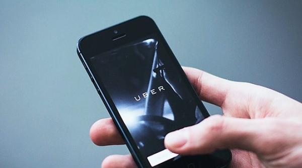 Legea taximetriei, modificată. Uber așteaptă o lege separată pentru ridesharing