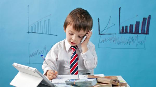 Bancherii cer introducerea obligativității educației financiare în școli