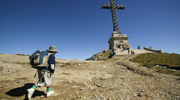 Turiștii din România vor fi urmăriți pas cu pas de Guvern