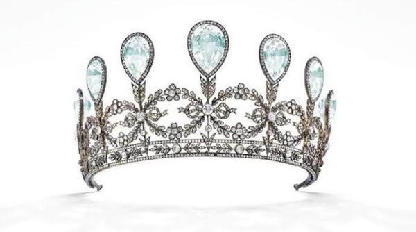 O bijuterie istorică Fabergé, scoasă la licitație. VIDEO