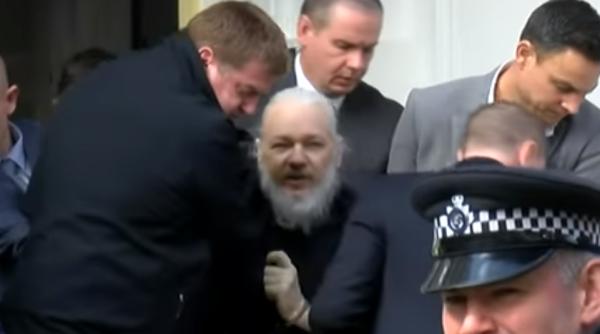 Assange, predat de Ecuador pentru colaborarea cu hackeri ruși