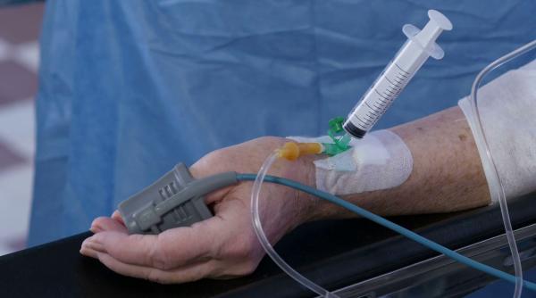 Mahmureală SRL. Un nou tip de tratament la care apelează bogații 