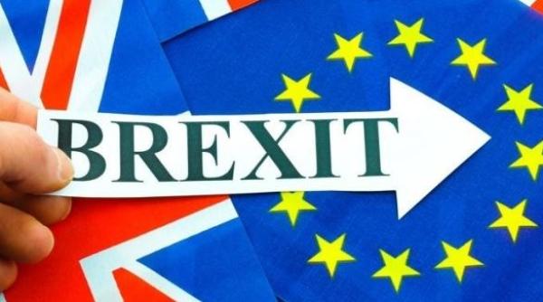 Protest inedit. Democrația britanică, trecută la rubrica ”decese”