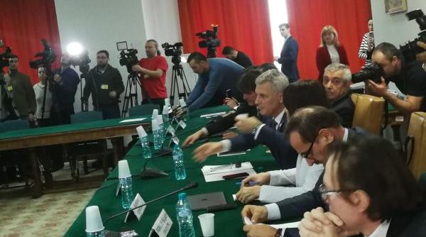 Senat. Comisia economică, vot pe raportul manipulării ROBOR