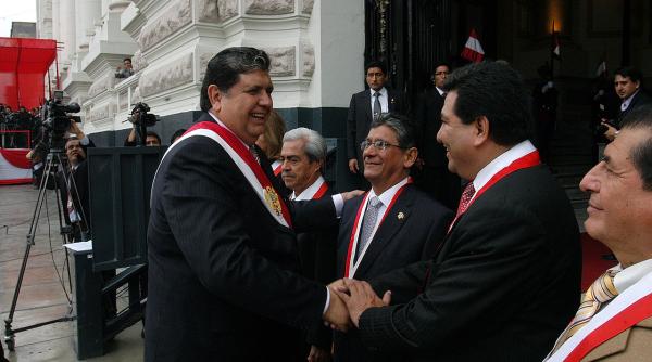 Un fost președinte s-a împușcat în cap înainte de arestare