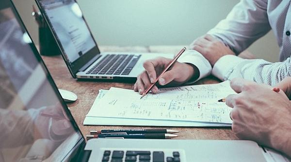 Indicatorul de Încredere Macroeconomică CFA România a crescut și nu prea