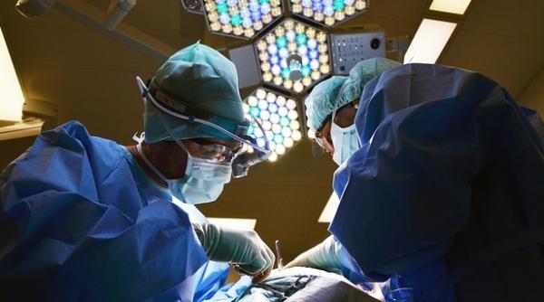 Revin sau nu în România! Despre medicii români din Marea Britanie