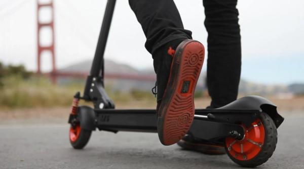 Trotinete electrice pentru Bucureșteni. Cât costă închirierea