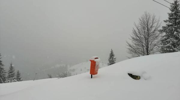 În județul Suceava a nins ca în mijlocul iernii. GALERIE FOTO