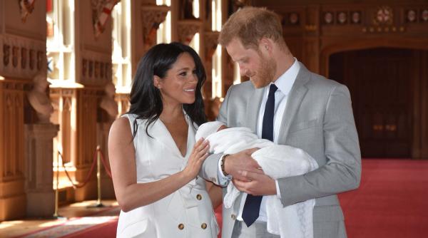 Numele bebelușului regal stârnește critici și dezbateri