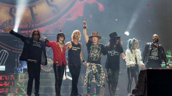 Guns N' Roses a dat în judecată un producător de bere