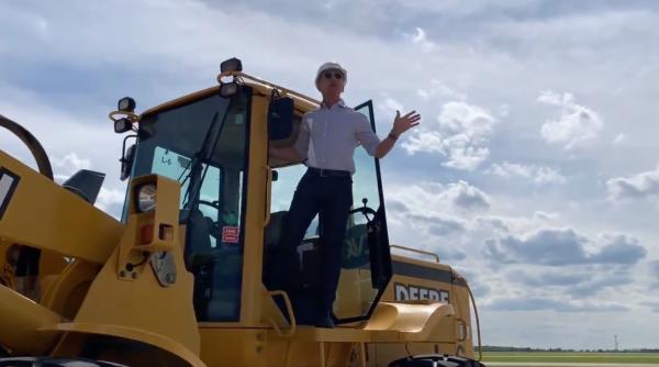 Amazon construiește un aeroport uriaș. Secretul din spatele proiectului