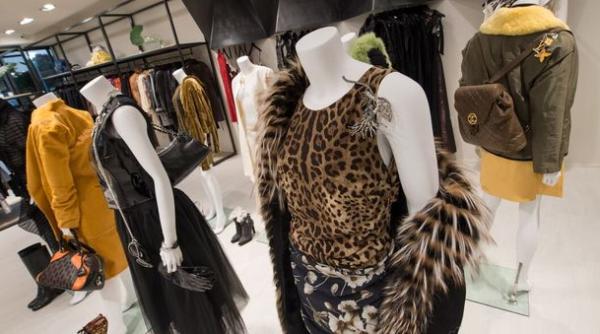 Prada renunță la unul dintre materialele sale favorite. Care este cauza