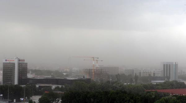 Atenţionare nowcasting Cod galben de averse şi vijelii pentru Bucureşti