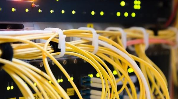 Orange nu vinde. Precizarea operatorului de telefonie mobilă